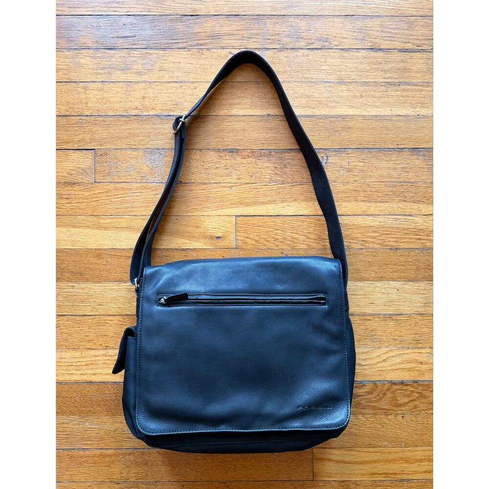 FOSSIL Black Leather Messenger Bag (Unisex)